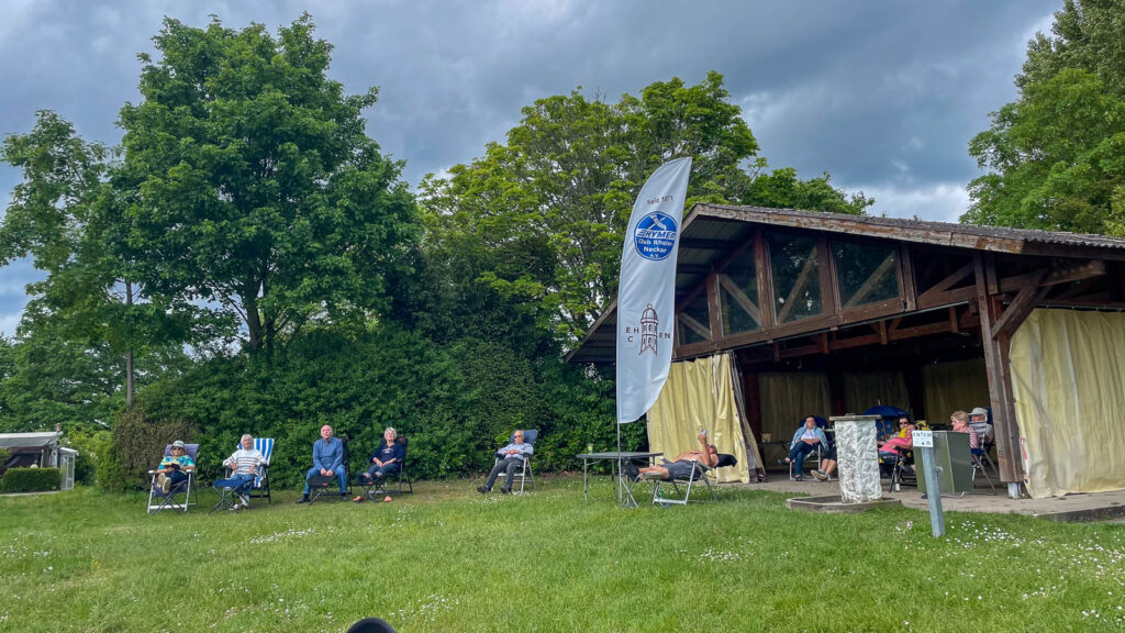 Relaxen während einer Regenpause